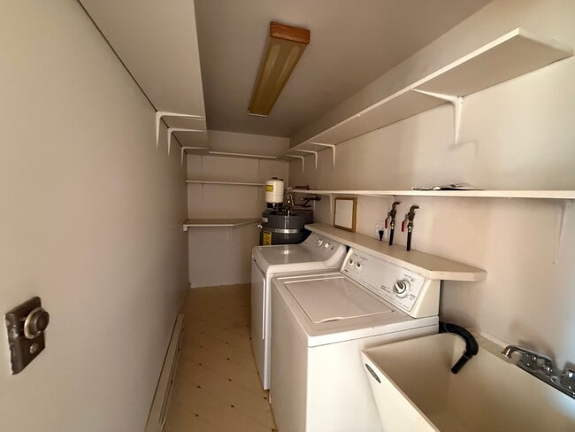 Building Photo - GOEL GUPTA