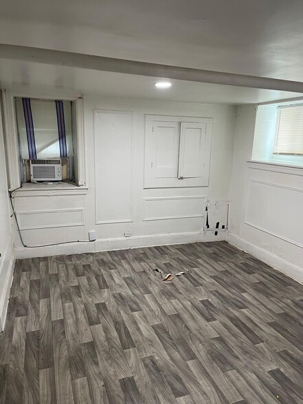 Building Photo - 654 Commonwealth Ave