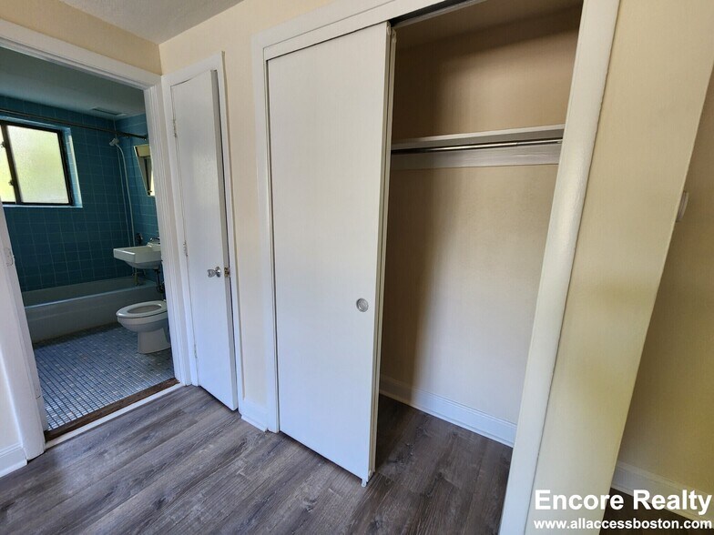 Building Photo - 15 Chester St