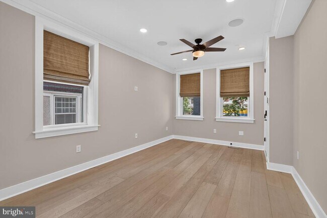 Building Photo - 724 Varnum St NW