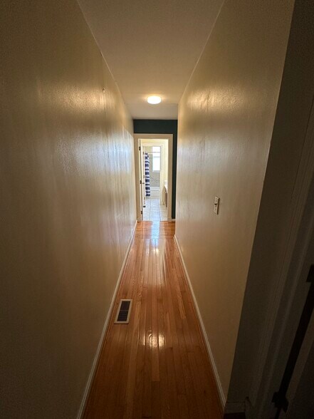 Building Photo - 8 W Hollister St