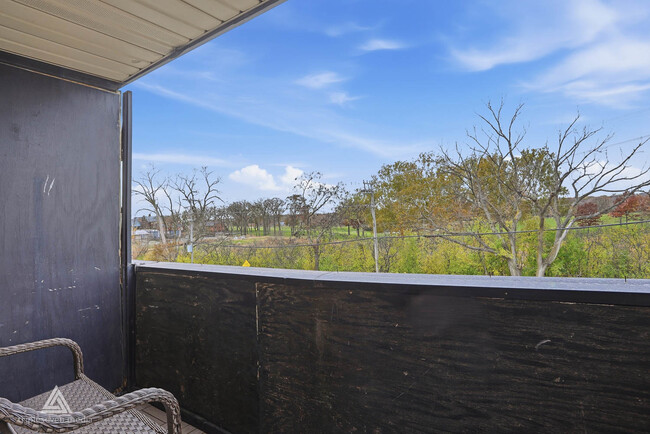 Building Photo - 7301 Willow Springs Rd