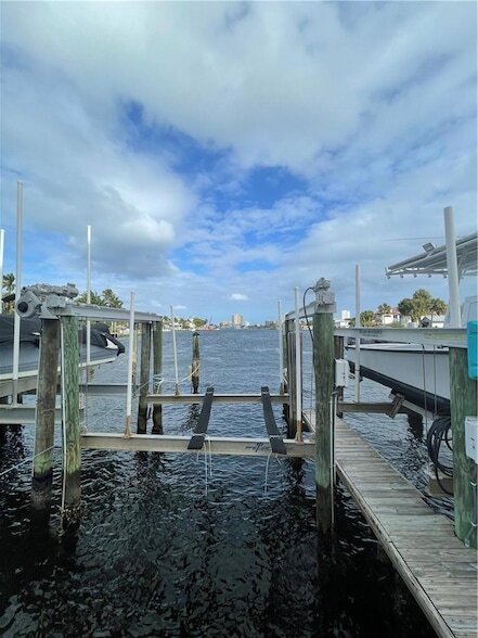 Building Photo - 740 S Federal Hwy