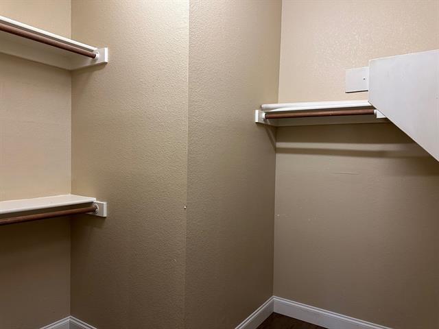 Building Photo - 5520 S Briar Ridge Cir