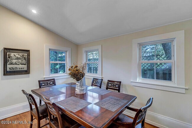 Building Photo - 68 Saragossa St