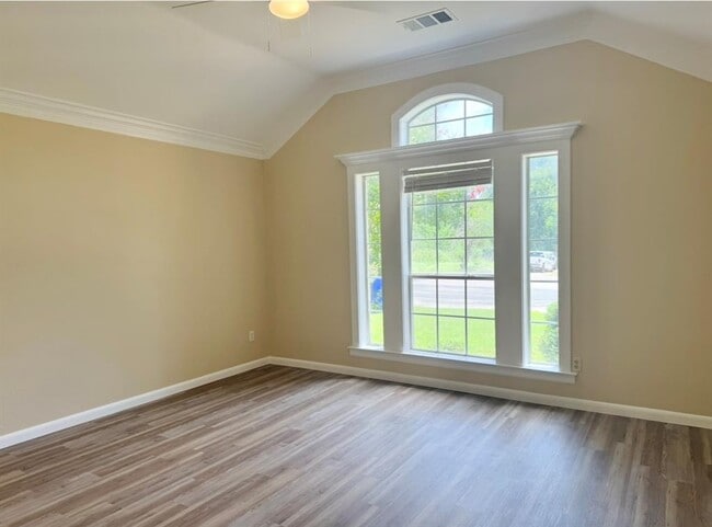 Building Photo - 1306 Meadow Cove