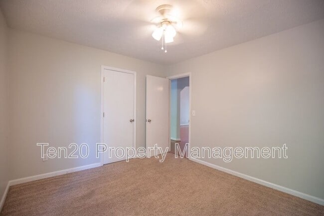 Building Photo - 3714 Fairview Dr
