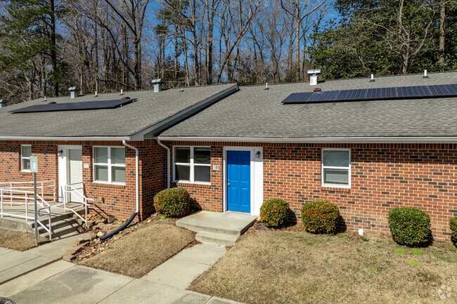 Building Photo - Pretlow Homes