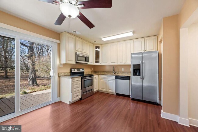 Building Photo - 129 Merryman Ct