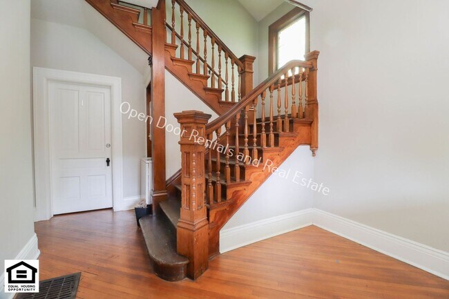 Building Photo - 1101 Lake Ave