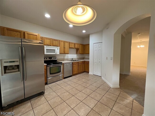 Building Photo - 9634 Roundstone Cir