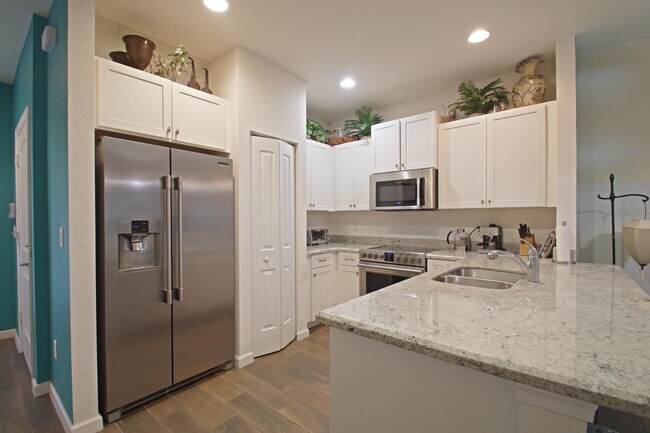 Building Photo - 4214 N Dixie Hwy