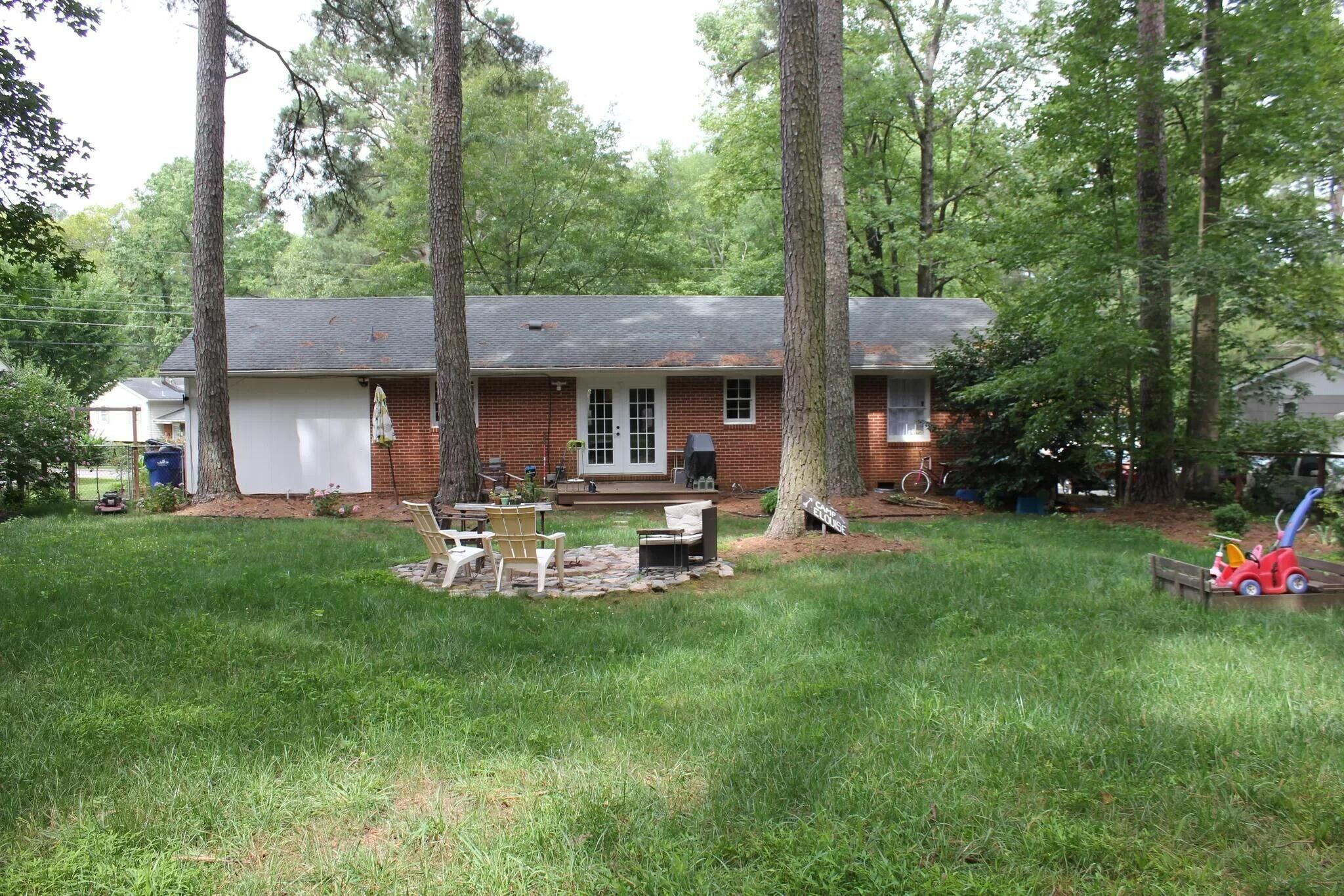 Building Photo - 904 Chatham Lane