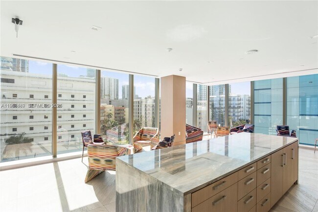 Building Photo - 700 NE 26th Terrace