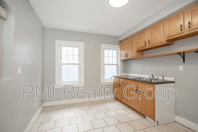 Building Photo - 3581 Ingleside Rd
