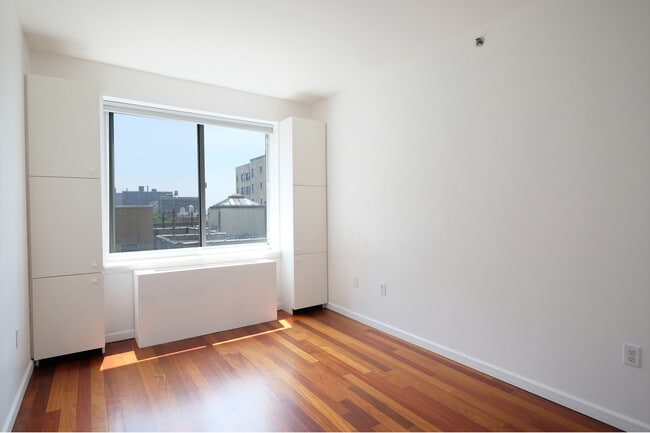 Building Photo - 603 W 148th St