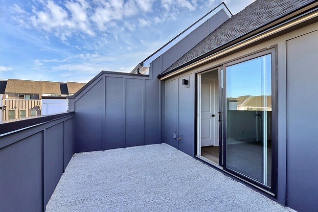 Building Photo - 5027 Duchess Dr