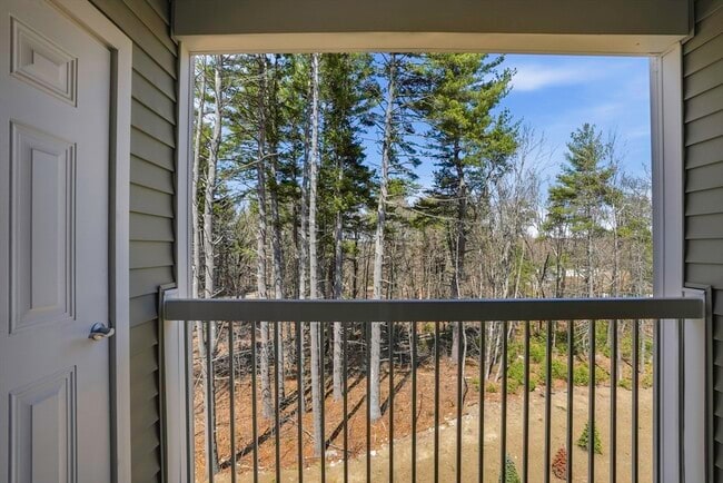 Building Photo - 4 Winslow Ln