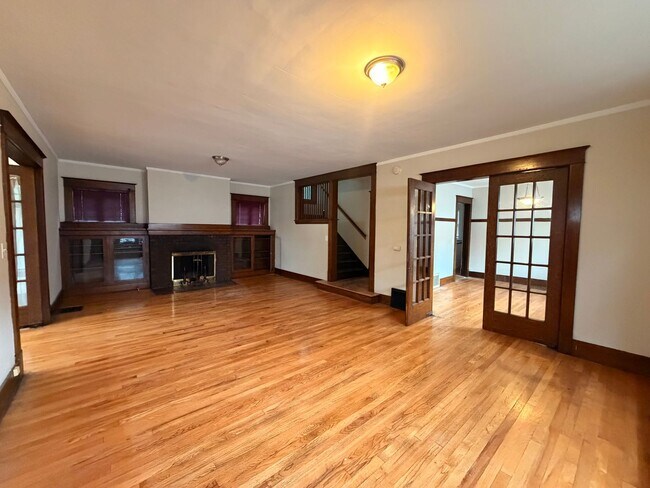 Building Photo - 1047 Sibley St NW