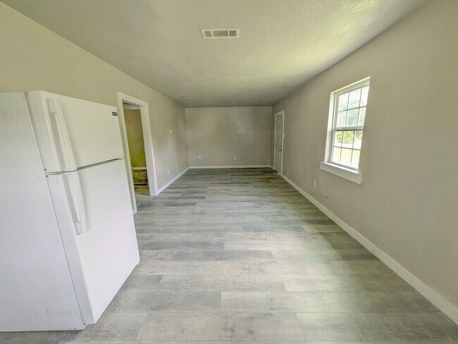 Building Photo - 255 Pollard St