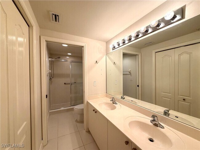 Building Photo - 7819 Regal Heron Cir