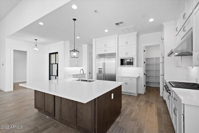 Building Photo - 12387 E Black Rock Rd