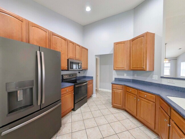 Building Photo - 33 Regal Ln