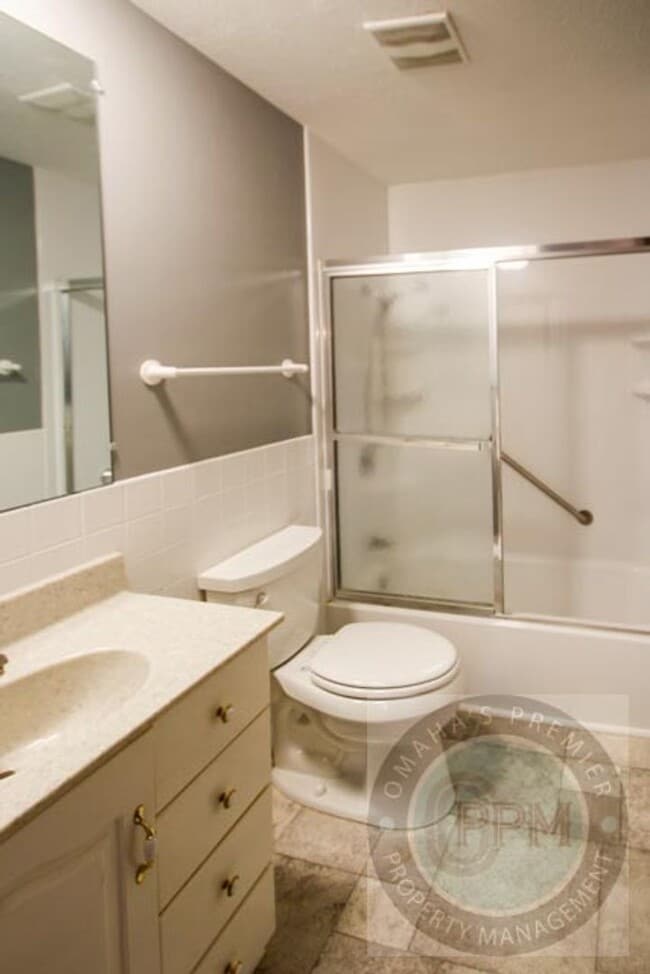 Building Photo - Comfortable 3 Bd /1.5 Ba Home  $500.00 off Deposit!!!