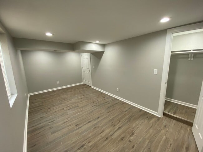 Building Photo - Remodeled 3 bed 2 bath