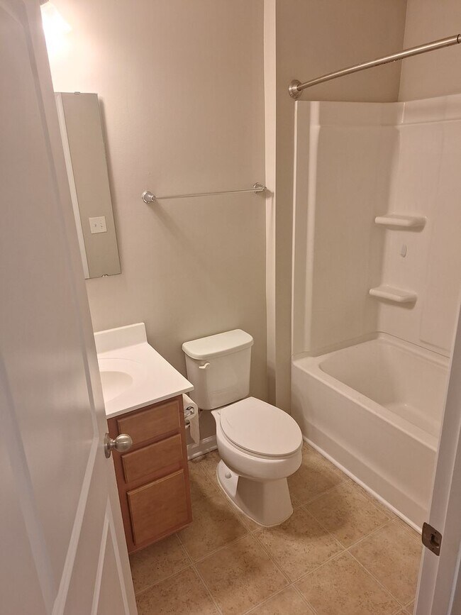 Building Photo - Wonderful Two Story Four Bedroom Home in Northeast Columbia!