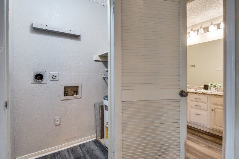 Building Photo - 1310 Harwell Dr