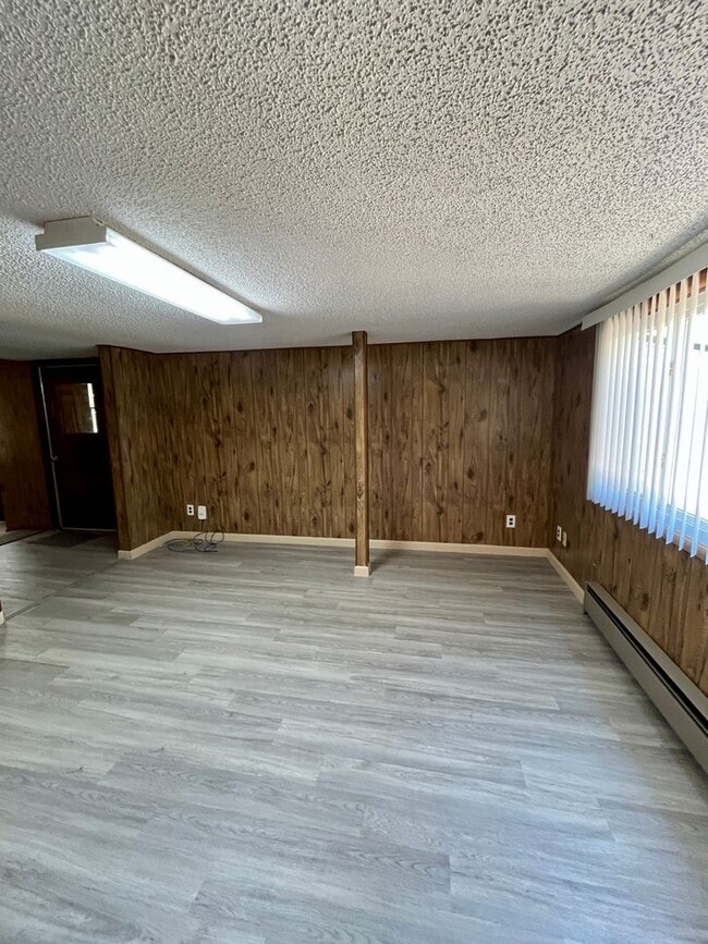 Building Photo - Charming 3-Bedroom Home with Spacious Layo...