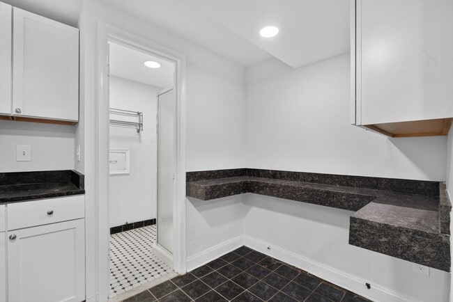 Building Photo - 4336 45th St NW