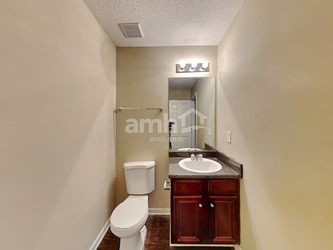 Building Photo - 4951 Wewatta St SW
