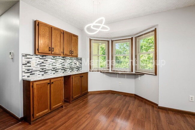 Building Photo - 356 Northview Dr