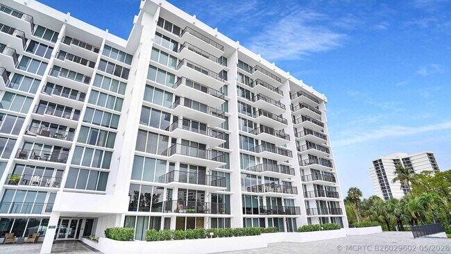 Building Photo - 4750 S Ocean Blvd