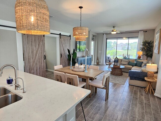 Building Photo - Annual Furnished or Seasonal Short-Term 4 Bedroom 2.5 Bathroom Home in Palmero!