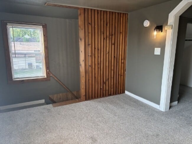 Building Photo - 516 W Wescott Ave