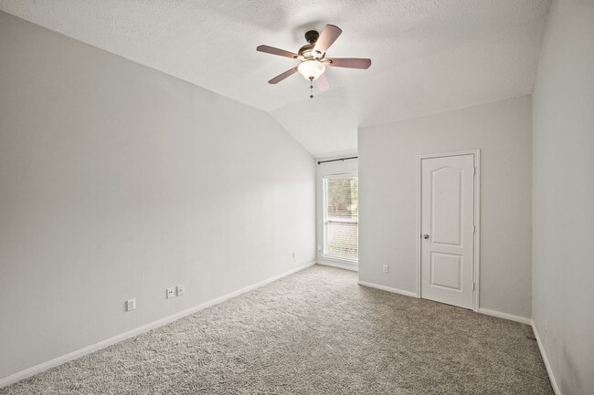 Building Photo - 10008 Dawn Brook Dr