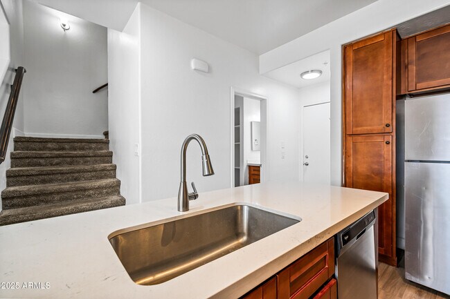 Building Photo - 4608 W Maryland Ave