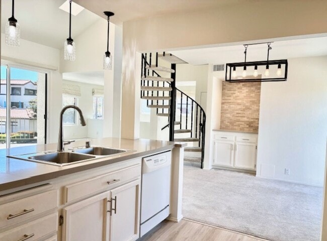 Building Photo - The Colony | Oxnard | 2 Bedroom + 2 Bathroom + Loft