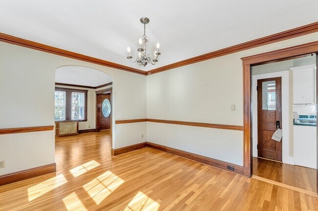Building Photo - 278 Roslindale Ave