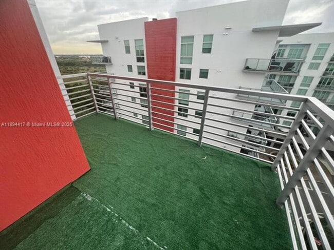 Building Photo - 7661 NW 107th Ave