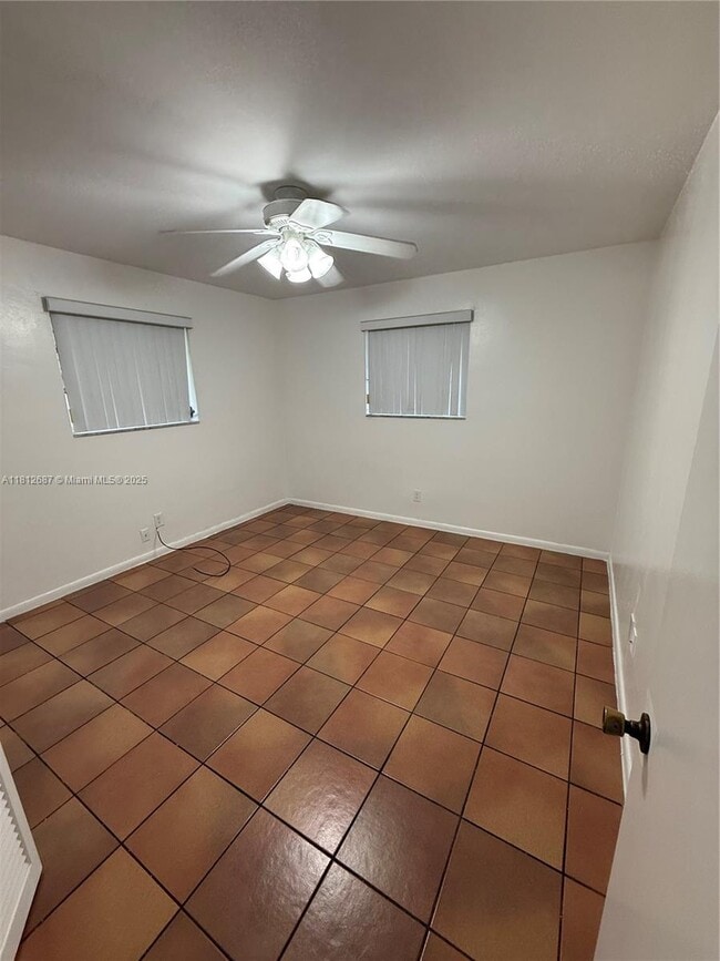 Building Photo - 5133 SW 43rd Terrace