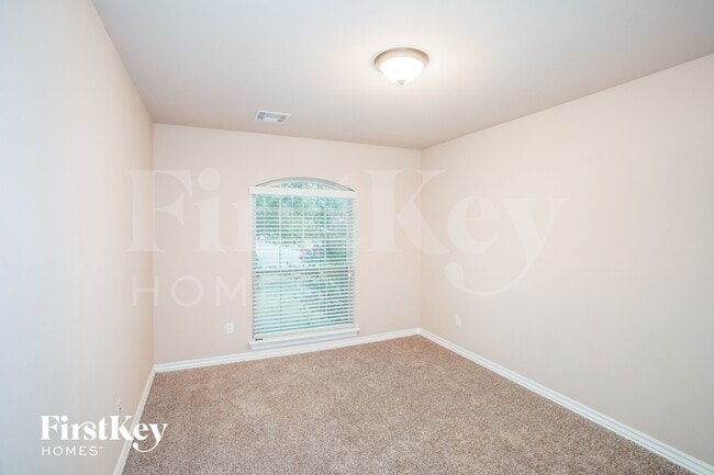 Building Photo - 601 Apple Tree Ln