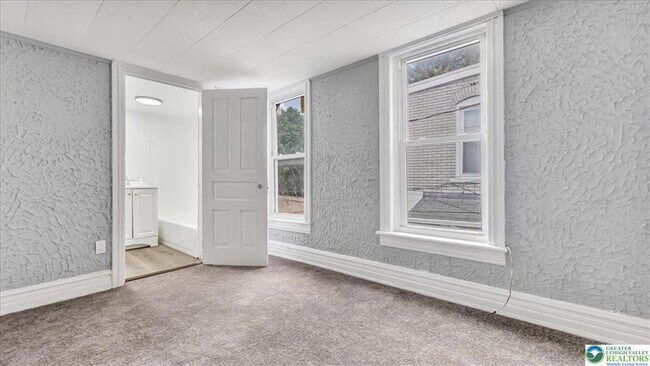Building Photo - 841 Jackson St