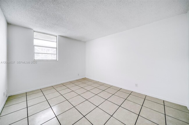 Building Photo - 801 NW 47th Ave