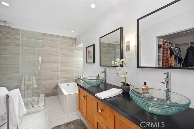 Building Photo - 25671 Cresta Loma