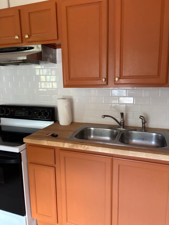 Building Photo - 5731 Mitchell Ct