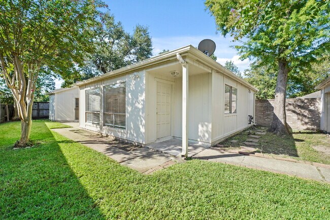 Building Photo - 16107 Grassy Creek Dr